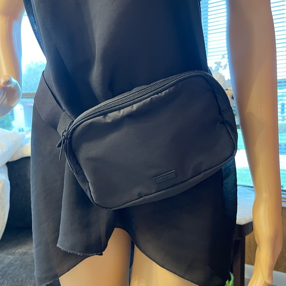 PINK VICTORIA SECRET Fanny Pack In Black - Picture 4 of 10